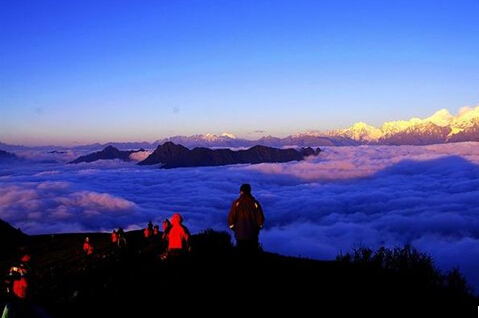 清明小長(zhǎng)假自駕牛背山觀景